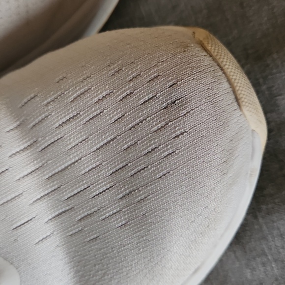 Adidas womans white size 7.5 response foam tennis shoe - Picture 9 of 16